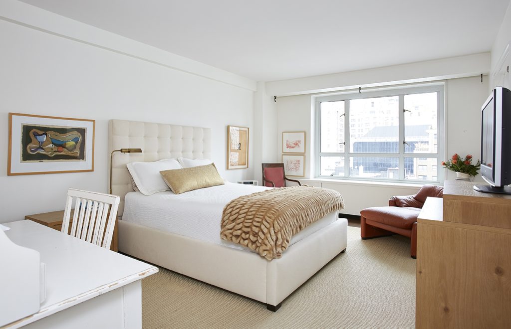 200_e66_b1103_4306-master-bedroom-web-without-watermark